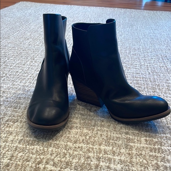 Black Korks Ankle Boots with Chunky Heel - Picture 1 of 7